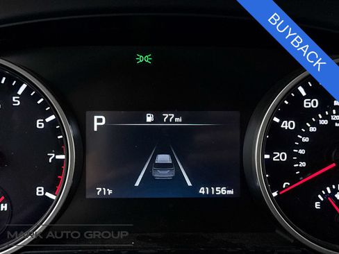 Used 2024 Kia Carnival LX FWD image 35