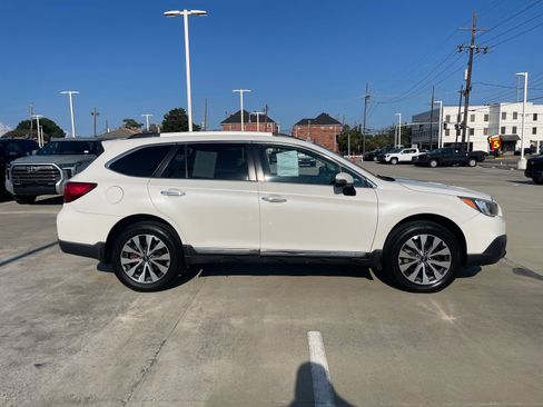 Used 2017 Subaru Outback 2.5i Touring w/ Popular Package #5A AWD/4WD image 7