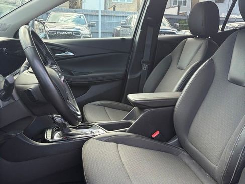 Used 2024 Buick Encore GX Preferred FWD image 2