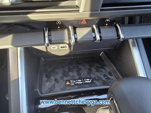 New 2025 Chevrolet Colorado LT w/ LT Convenience Package image 16