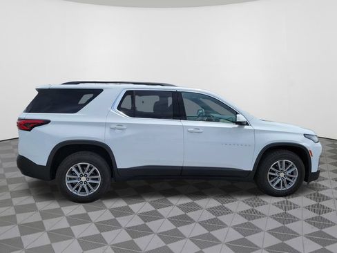 Used 2022 Chevrolet Traverse LT FWD image 7