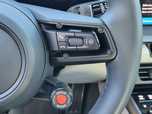 Certified 2025 Porsche 911 Carrera image 14