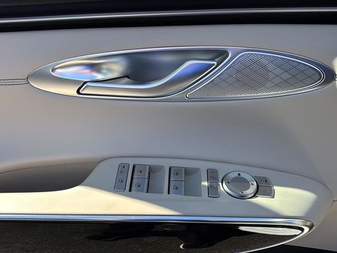 Certified 2026 Genesis GV70 2.5T image 16