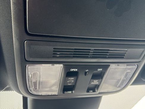 Used 2025 Honda Odyssey Sport-L image 11