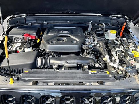 Used 2021 Jeep Wrangler Unlimited Sahara image 32