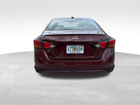 Used 2024 Nissan Altima 2.5 SV FWD image 6