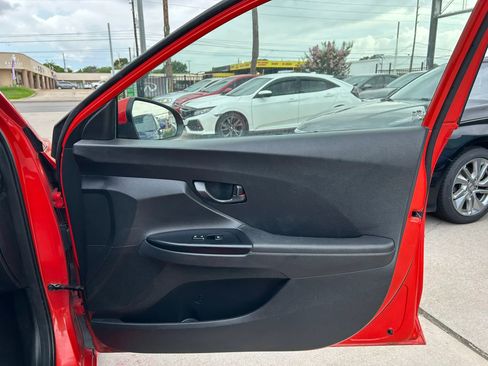 Used 2020 Hyundai Veloster 2.0 FWD image 15