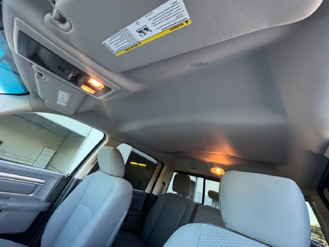 Used 2018 RAM 1500 Classic SLT AWD/4WD image 26