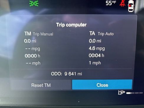 Certified 2025 Volvo XC40 B5 Plus image 20