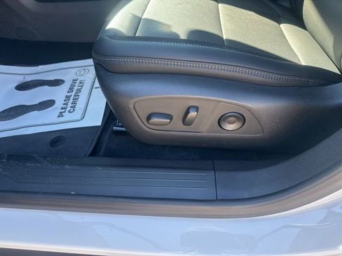 New 2026 Chevrolet Equinox EV LT image 17