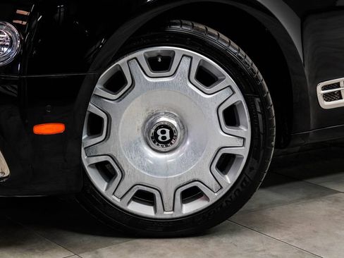 Used 2018 Bentley Mulsanne RWD image 3