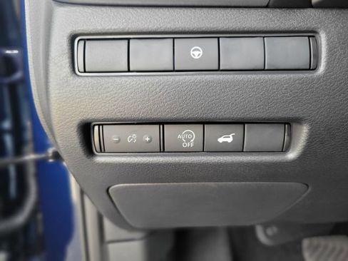 Used 2026 Nissan Rogue SV image 21