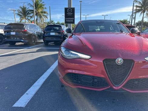 Used 2023 Alfa Romeo Giulia Veloce image 4