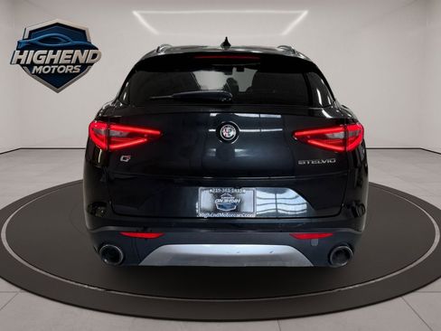 Used 2018 Alfa Romeo Stelvio Ti Sport image 5