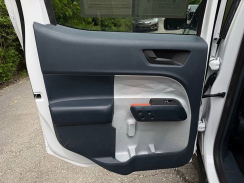 Used 2024 Ford Maverick XLT FWD image 9