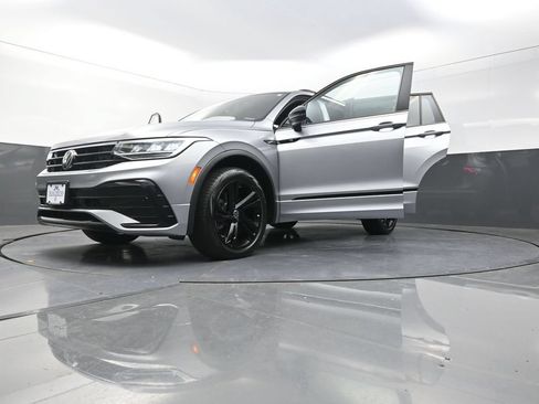Used 2024 Volkswagen Tiguan SE R-Line FWD image 34