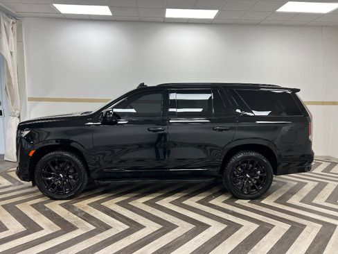 Used 2022 Cadillac Escalade Sport w/ LPO, ONYX Package AWD/4WD image 3