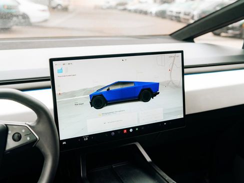 Used 2024 Tesla Cybertruck AWD Crew Cab image 26