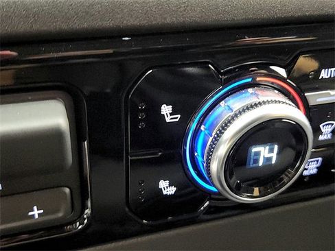 Used 2023 GMC Sierra 1500 Elevation image 23