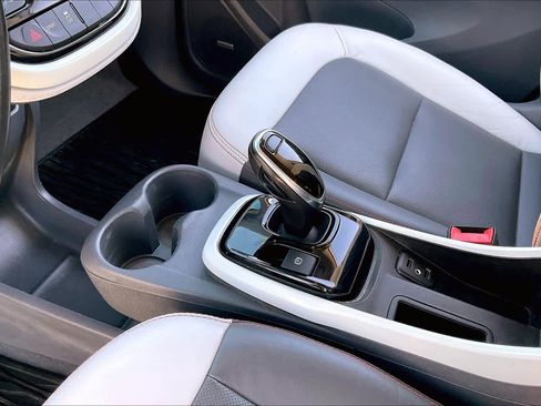 Used 2021 Chevrolet Bolt Premier w/ Infotainment Package image 16