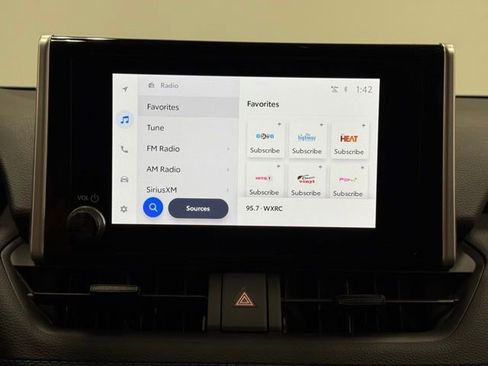 Used 2025 Toyota RAV4 SE image 24