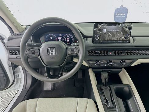 Used 2025 Honda Accord LX image 19