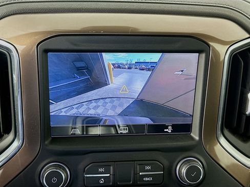 Used 2021 Chevrolet Silverado 1500 High Country image 14