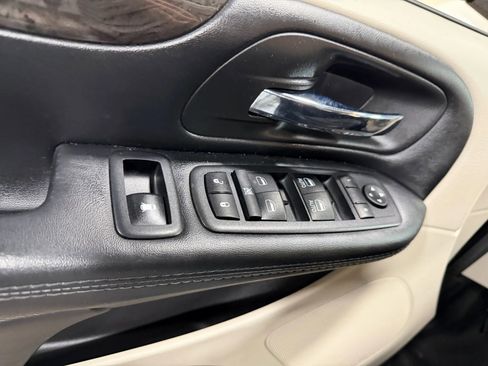 Used 2019 Dodge Grand Caravan SE image 46