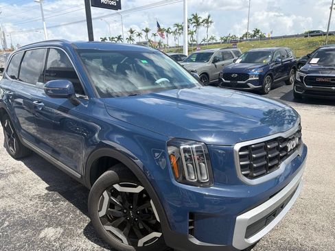 Used 2024 Kia Telluride S FWD image 3