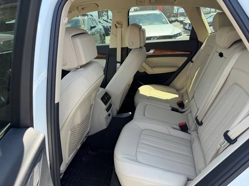 Used 2023 Audi Q5 2.0T Premium AWD/4WD image 8