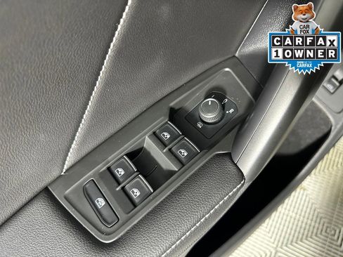 Used 2024 Volkswagen Tiguan SE image 12