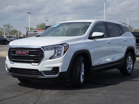 Used 2023 GMC Terrain SLE image 13