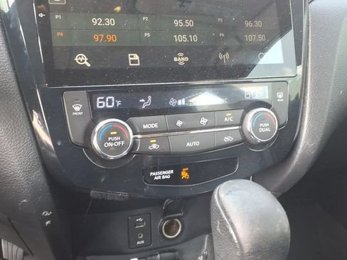 Used 2016 Nissan Rogue SL AWD/4WD image 17