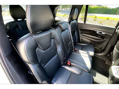 Used 2020 Volvo XC90 T5 Momentum image 27