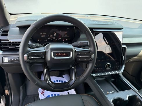 Used 2026 GMC Acadia AT4 w/ Luxury Package AWD/4WD image 14