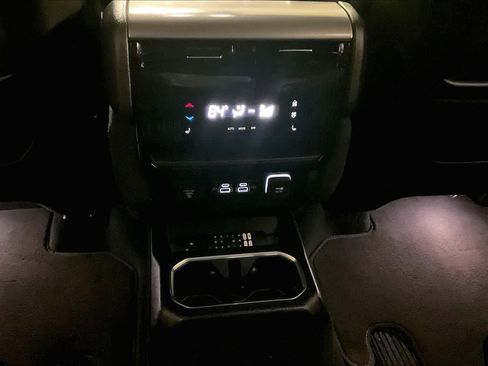 Used 2024 Jeep Wagoneer Series II image 32