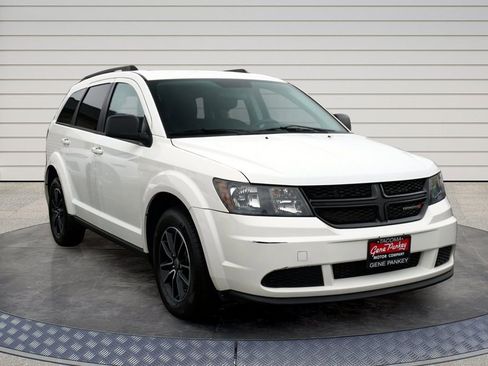 Used 2018 Dodge Journey SE w/ Popular Equipment Group image 1