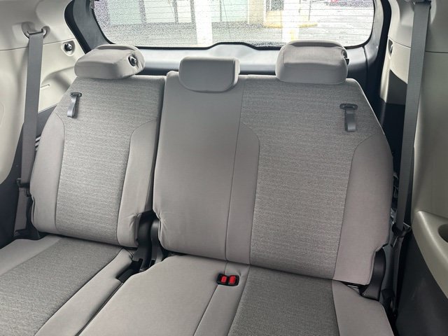 Used 2023 Toyota Sienna LE FWD image 15