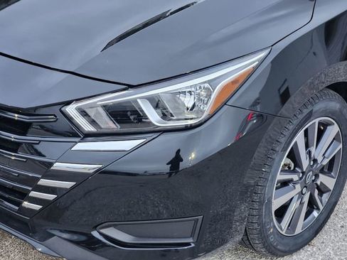 Certified 2023 Nissan Versa SV image 7