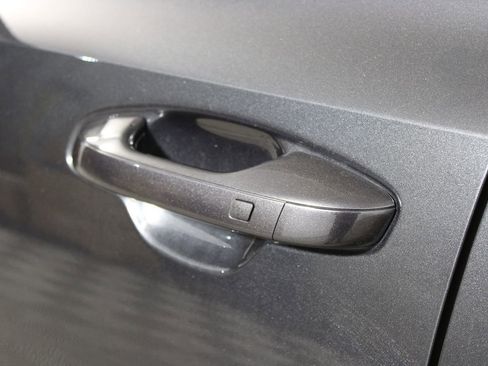 Used 2024 Kia Sorento S image 40