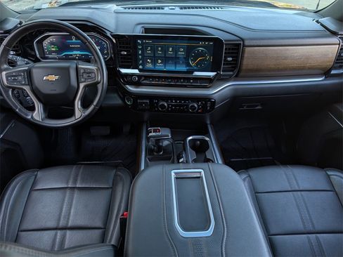 Used 2022 Chevrolet Silverado 1500 High Country image 11