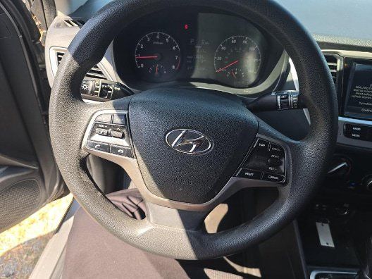 Used 2022 Hyundai Accent SEL FWD image 15