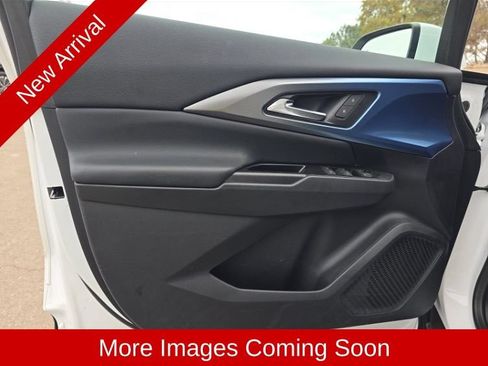 Used 2024 Chevrolet Equinox EV LT FWD image 11