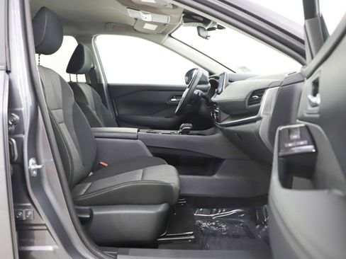 Used 2025 Nissan Rogue SV AWD/4WD image 11