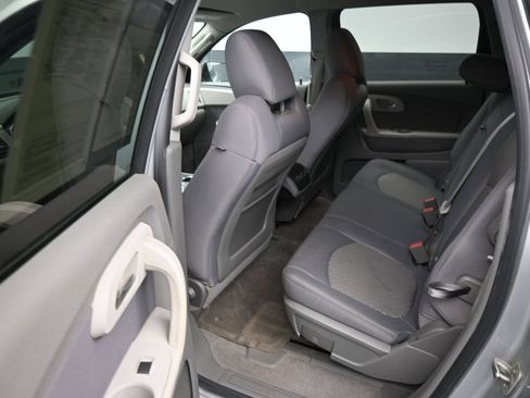 Used 2011 Chevrolet Traverse LS FWD image 17