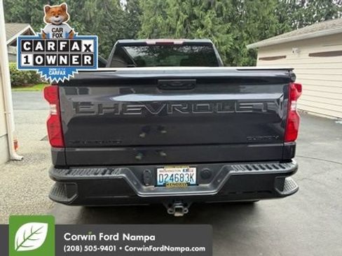 Used 2023 Chevrolet Silverado 1500 Custom Trail Boss w/ LPO, Dark Essentials Package AWD/4WD image 4