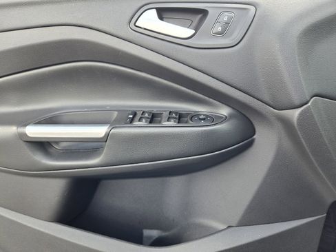 Used 2018 Ford Escape SEL image 19