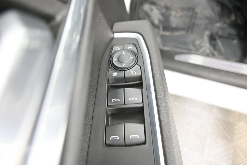 Used 2022 GMC Sierra 1500 SLT w/ SLT Convenience Package AWD/4WD image 19