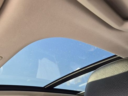 Used 2019 Volvo XC60 T5 Momentum w/ Protection Package Premier image 16