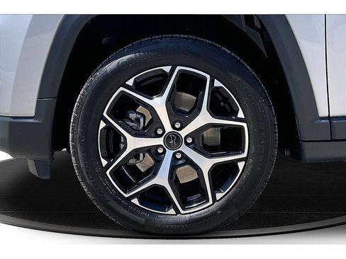 Certified 2025 Jeep Compass Limited AWD/4WD image 12